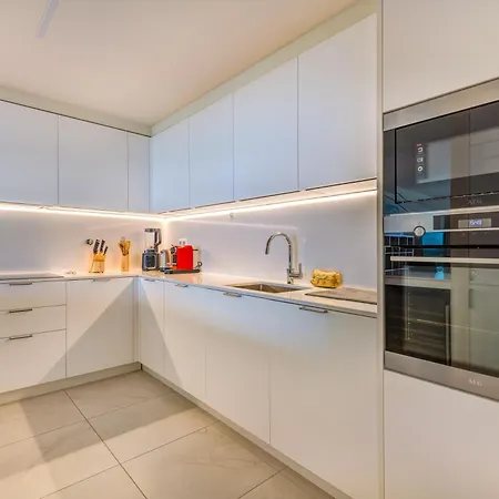 Apartament Cond Bayline Cavala - - Pool - Gym - - By Bedzy