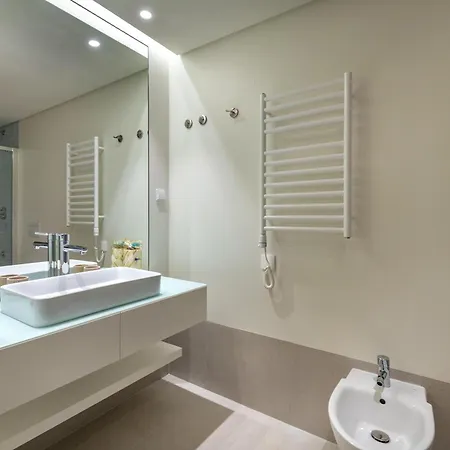 Cond Bayline Cavala - - Pool - Gym - - By Bedzy