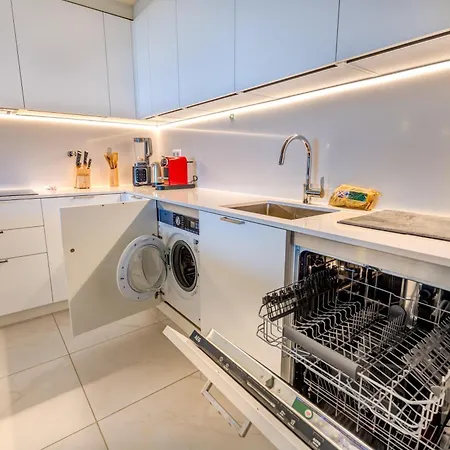 Cond Bayline Cavala - - Pool - Gym - - By Bedzy Apartament