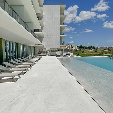 Cond Bayline Cavala - - Pool - Gym - - By Bedzy *