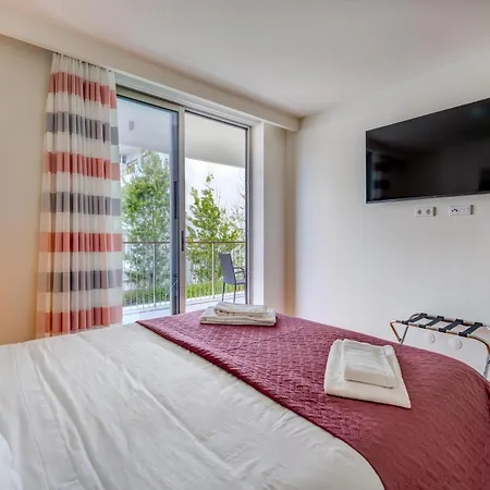 Apartment Cond Bayline Cavala - - Pool - Gym - - By Bedzy