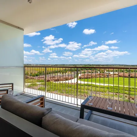 Apartment Cond Bayline Cavala - - Pool - Gym - - By Bedzy Armacao de Pera