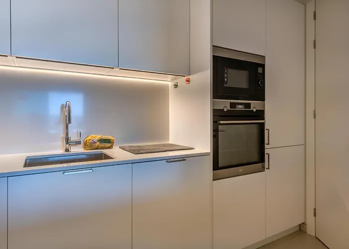 Lejlighed Cond Bayline Cavala - - Pool - Gym - - By Bedzy *