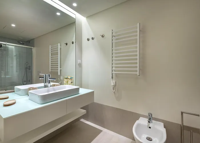 Cond Bayline Cavala - - Pool - Gym - - By Bedzy