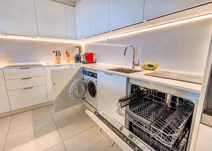 Cond Bayline Cavala - - Pool - Gym - - By Bedzy Lejlighed