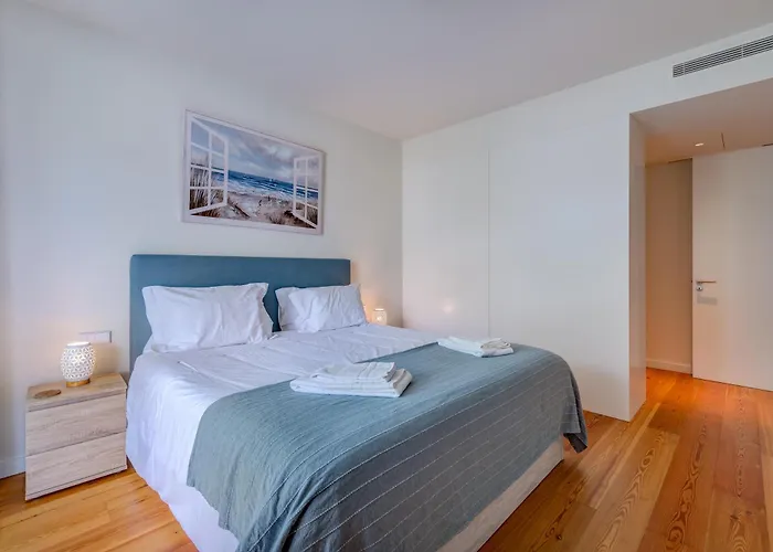 Cond Bayline Cavala - - Pool - Gym - - By Bedzy